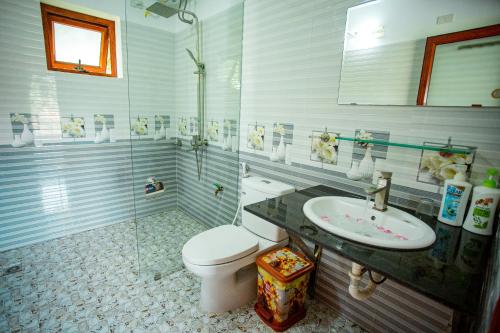 room detail thumbnail 2