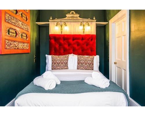 Bennett's Lodgings - Stylish 2BR Georgian Flat - Heart of Bath - Sleep 6, Bath