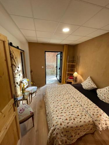 Double room on farm (La ferme du Tao)