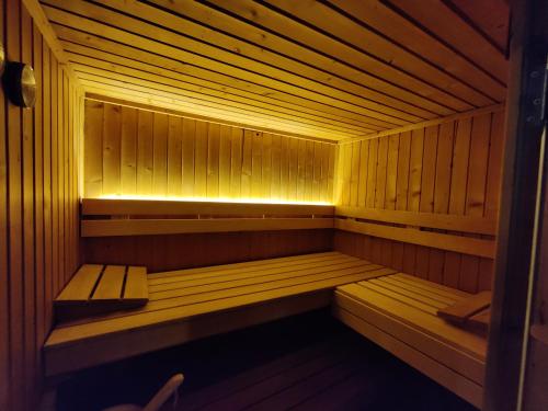 ซาวน่า, Luxe vakantiehuis met sauna De Barn Bergen in เคสท์