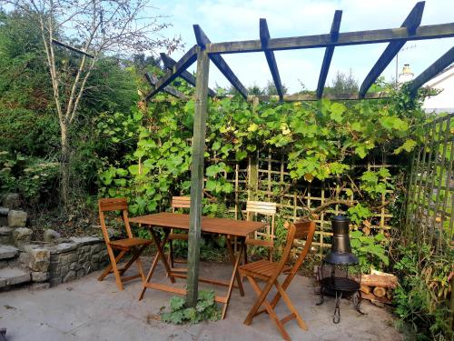 Plough Cottage is a 18th Century barn conversion offering a tranquil rural retreat 9 miles from the Lake District National Park