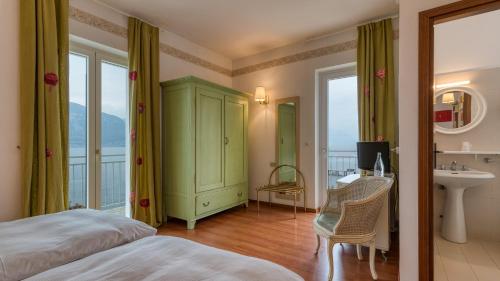 King Room with Lake View