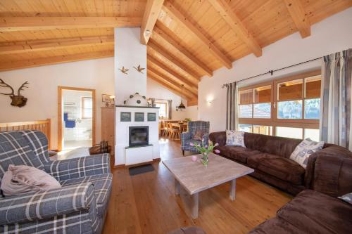 4 bedroom Superior Chalet with 2 bathrooms