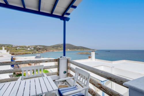 ENDLESS BLUE from Syros - Fabrika Resort