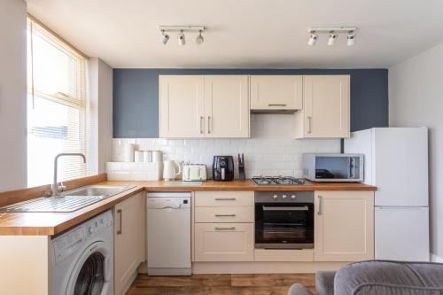 Queens Road 2 Bed apartments Central Richmond - Hackforth