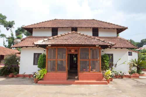 Sardar Bahadur's Heritage Bungalow Estate Stay