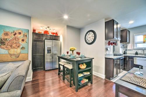 Lovely Dearborn Home with Gas Grill and Backyard! in Dearborn, USA