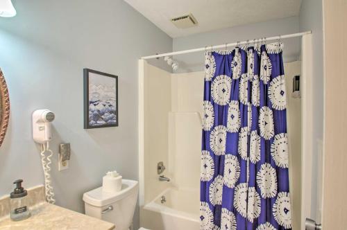 Wintergreen Resort Mountain Condo with Pool Access! - image 11