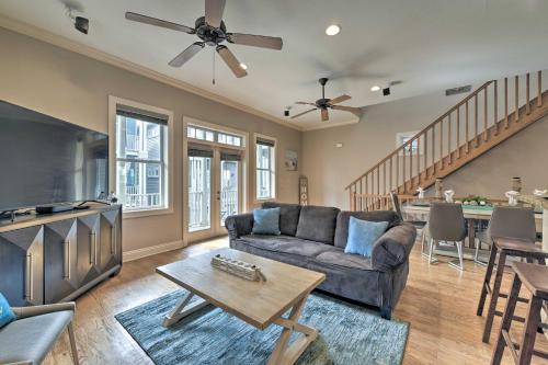 Large 3-Story Family Home Less Than quarter Mi to Crescent Beach - image 10