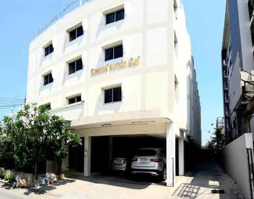 Jirapong apartment, Bangkok