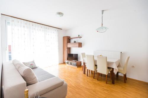 Apartment Lakeside Cerknica in Cerknica