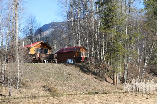 B&B Golden - Rocky Mountain Cabins and Home - Bed and Breakfast Golden