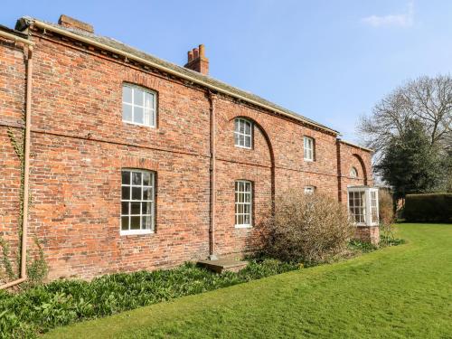 Carr Cottage - image 10