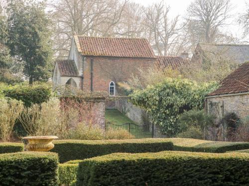 Carr Cottage - image 4