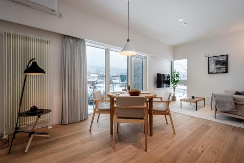 Kaku Place by H2 Life - Main