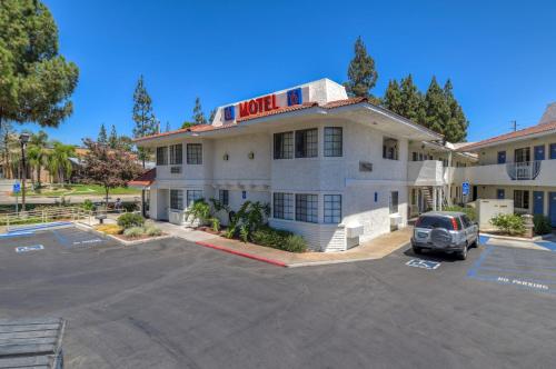 Motel 6-San Dimas, CA - Los Angeles