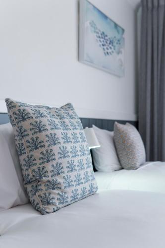348157436 The Quarters, Ascend Hotel Collection