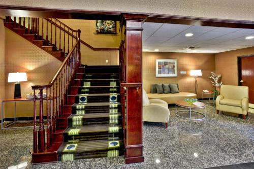 Holiday Inn Express Hotel & Suites Woodhaven an IHG Hotel - image 22