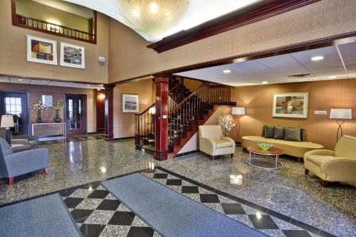 Holiday Inn Express Hotel & Suites Woodhaven an IHG Hotel - image 28