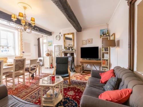 Soothing Holiday Home in Dun-sur-Grandry with Terrace - main image