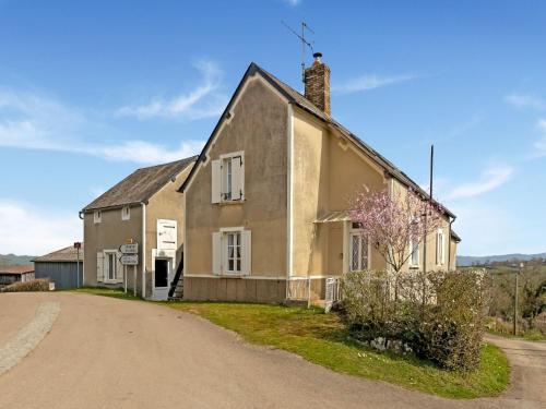 Soothing Holiday Home in Dun sur Grandry with Terrace gîte à louer Dommartin