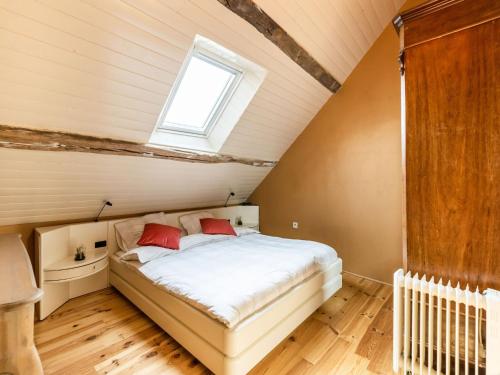 Soothing Holiday Home in Dun-sur-Grandry with Terrace - image 3