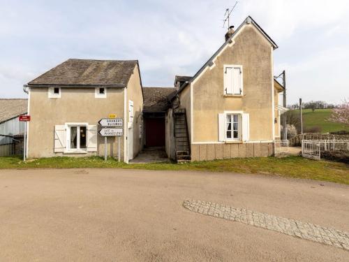 Soothing Holiday Home in Dun-sur-Grandry with Terrace - image 4