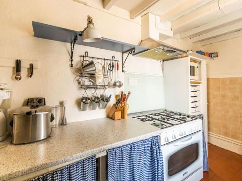 Soothing Holiday Home in Dun-sur-Grandry with Terrace - image 2