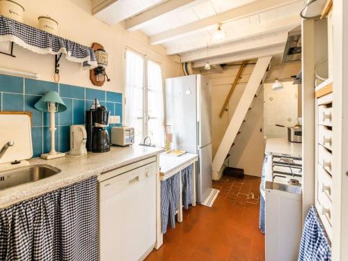 Soothing Holiday Home in Dun-sur-Grandry with Terrace - image 6