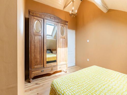 Soothing Holiday Home in Dun-sur-Grandry with Terrace - image 10