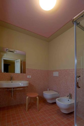 2 bedrooms, 3 beds