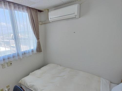 1 twin bed