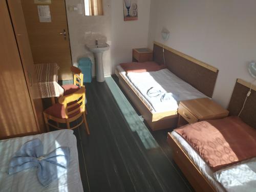 Triple Room with Shared Toilet