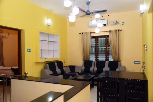 Madhav Mansion Beach Resort - image 2
