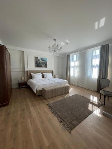 Apartment with Balcony image 8
