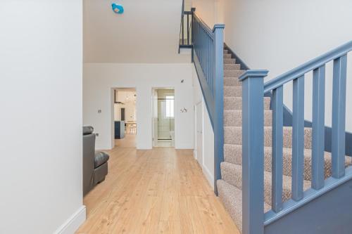 5 Bed cottage with Hot tub in Auchenbowie