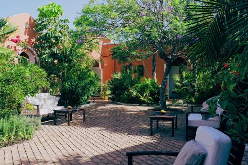 Hotel Madreselva - main image
