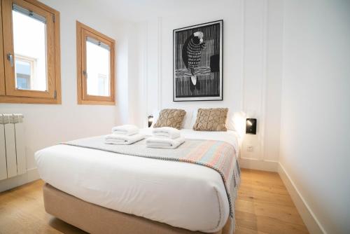 Two-Bedroom Apartment room in Smartr Madrid Gran Via Apartments