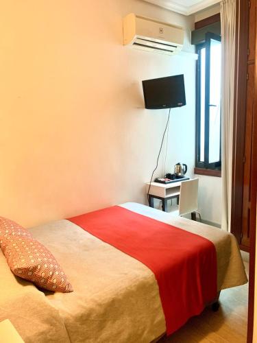 Hostal Castilla I Atocha - image 4