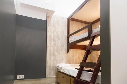 Ant Hostel Barcelona - image 10