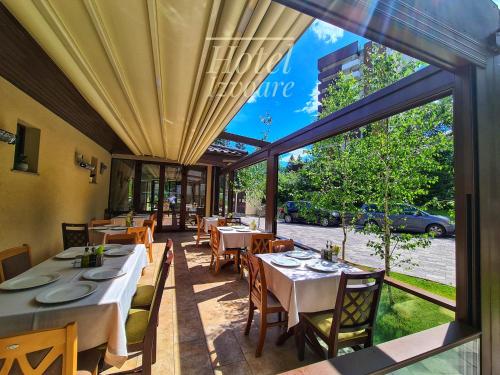 Hotel IZVOARE Caciulata - image 3