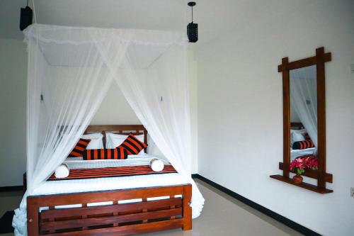 Deluxe Double Room with Balcony image 10