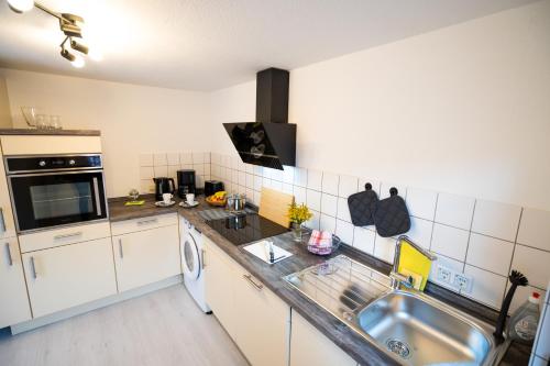 virtuve, Große 3-Zimmer Maisonette Wohnung in Neuhausen in Neuhausen (Baden-Wurttemberg)