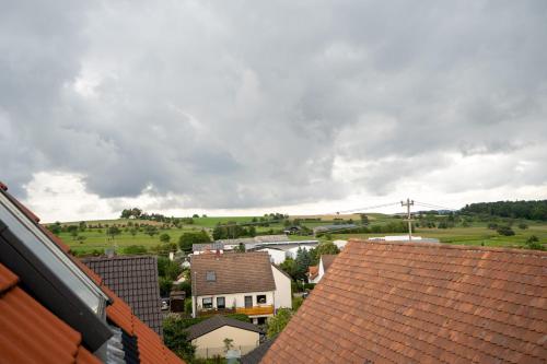 Apkārtne, Große 3-Zimmer Maisonette Wohnung in Neuhausen in Neuhausen (Baden-Wurttemberg)