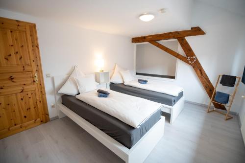 Gulta, Große 3-Zimmer Maisonette Wohnung in Neuhausen in Neuhausen (Baden-Wurttemberg)