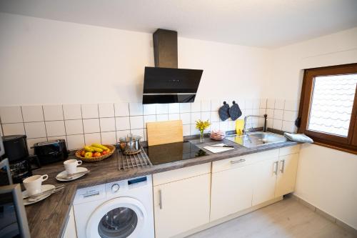 virtuve, Große 3-Zimmer Maisonette Wohnung in Neuhausen in Neuhausen (Baden-Wurttemberg)