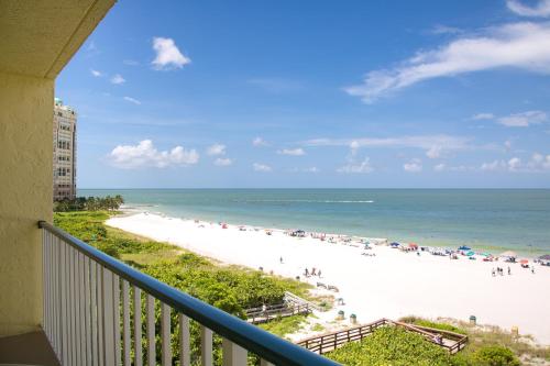 Beachfront 1 Bed w/ On Site Tiki Bar/Restaurant! - image 14