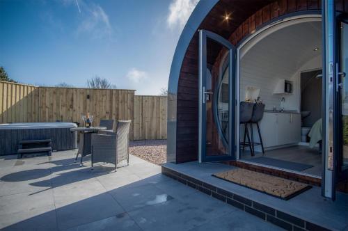Tlorisi, Bracken Burrows - 1 Bedroom Pod - New Hedges in New Hedges
