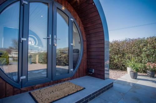 Tlorisi, Bracken Burrows - 1 Bedroom Pod - New Hedges in New Hedges