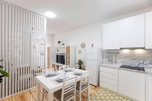Lóios 1BR Flat Downtown by LovelyStay 3